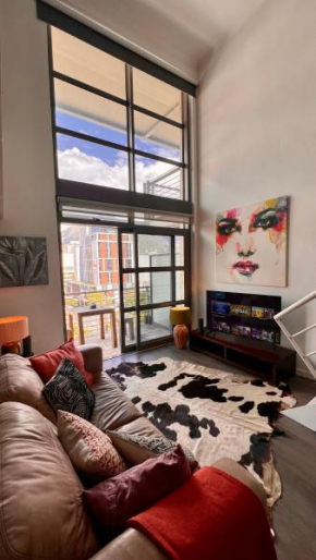 BE/SIX LOFT- Soho on Strand